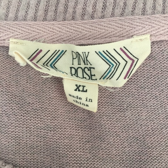 📦 Pink Rose Sweater - Picture 4 of 6